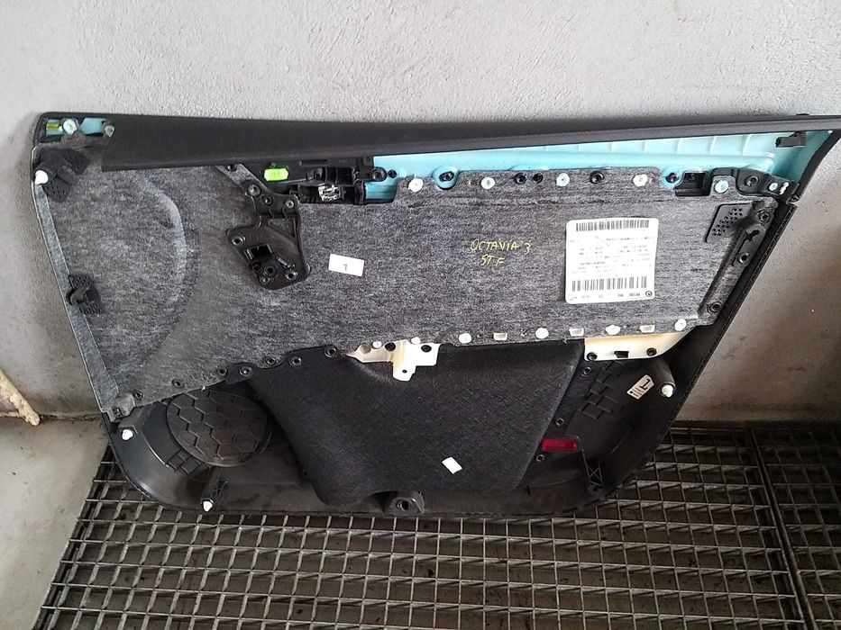 Fata tapiterie usa stanga fata skoda octavia 3 5e0867175
