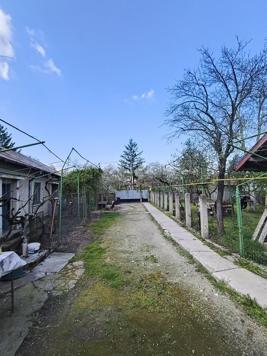 Casă de vânzare in Rosiori de Vede Teleorman  (doua case/curte de 1500mp)