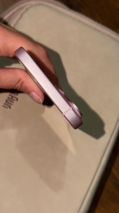 iPhone 15 128 gb PINK