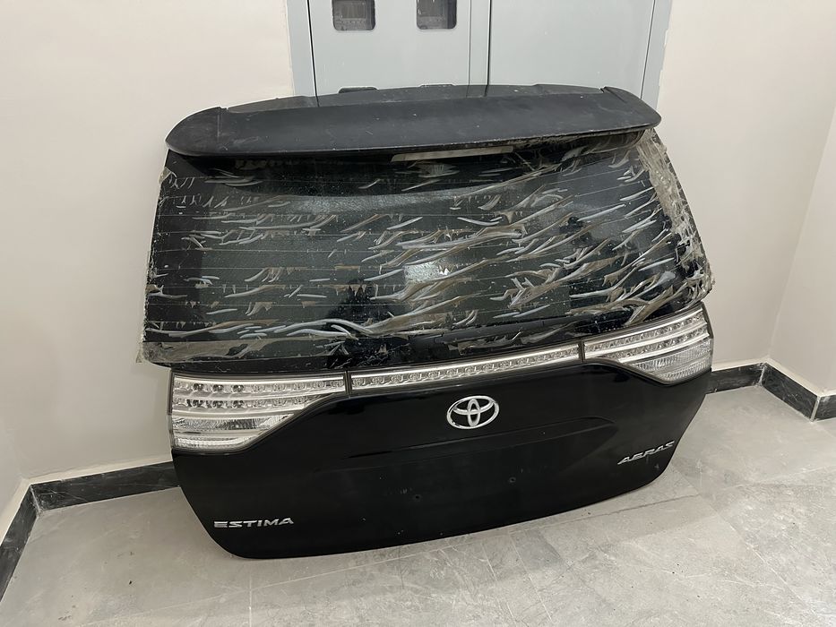 Toyota estima дверь багажника