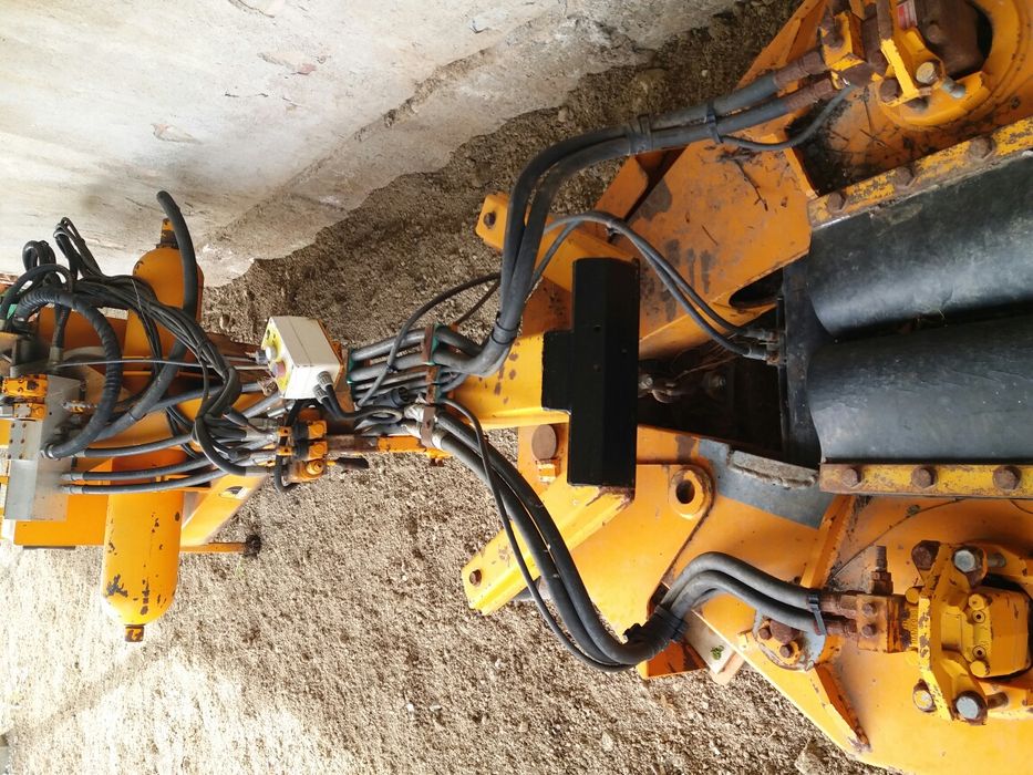 Машина за раздрусване,брулене,бране на овощни дървета