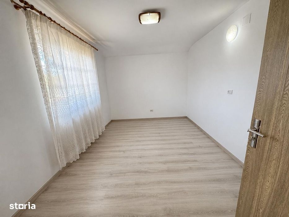 sat MARGINENI, Casa P+1, din 2011 cu 5 camere, 550mp teren,