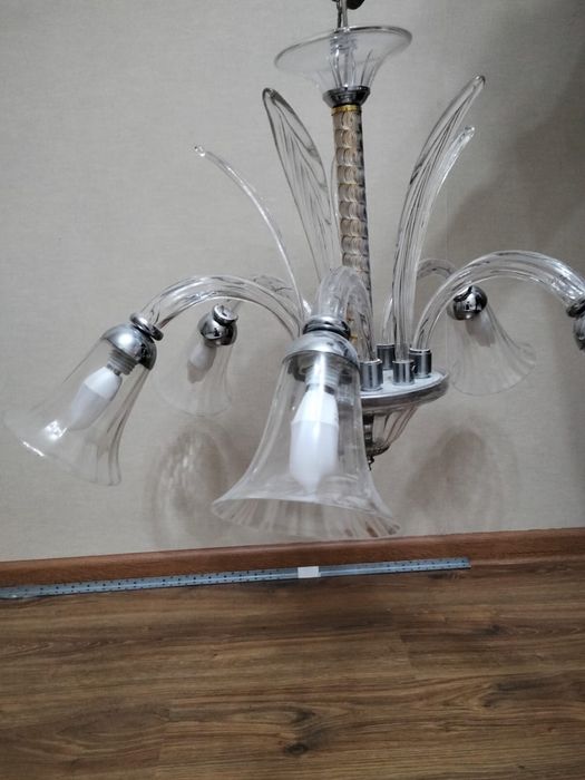 Люстры 3 штуки б/у