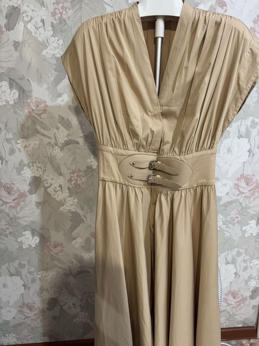 Продам платье в количестве 2