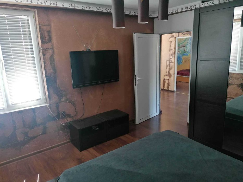 Дава се под наем Къща в с. Черни бряг, Област Търговище - 130 кв.м за 153 € - Снимка #9