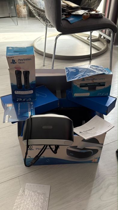 Pachet complet Sony PlayStation VR (PSVR) PS4 + Cameră V2 + 2x Controllere Move – Nou / Nefolosit