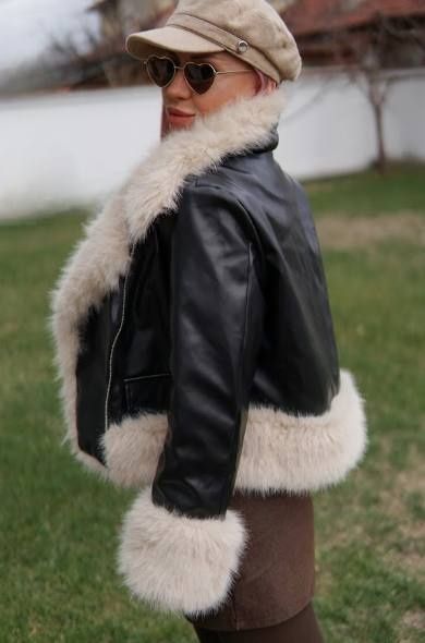 Дамско яке с пух Намалено на 50 евро