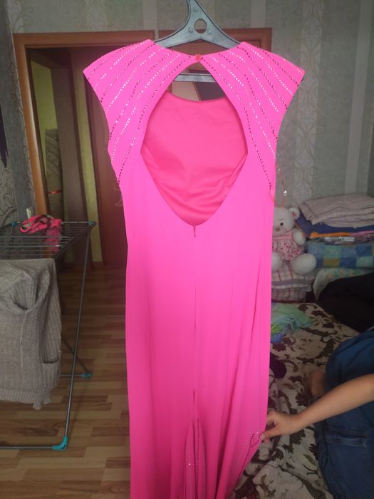 Платья вечернее розовое красивое