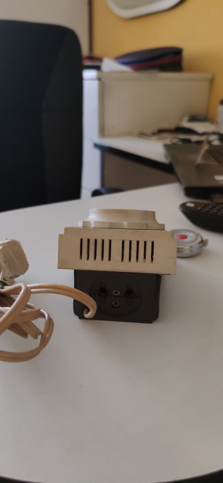 Съветски ел.уред за регулиране на светлината