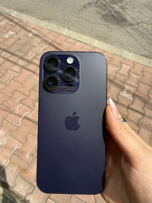 iPhone 14 pro purple