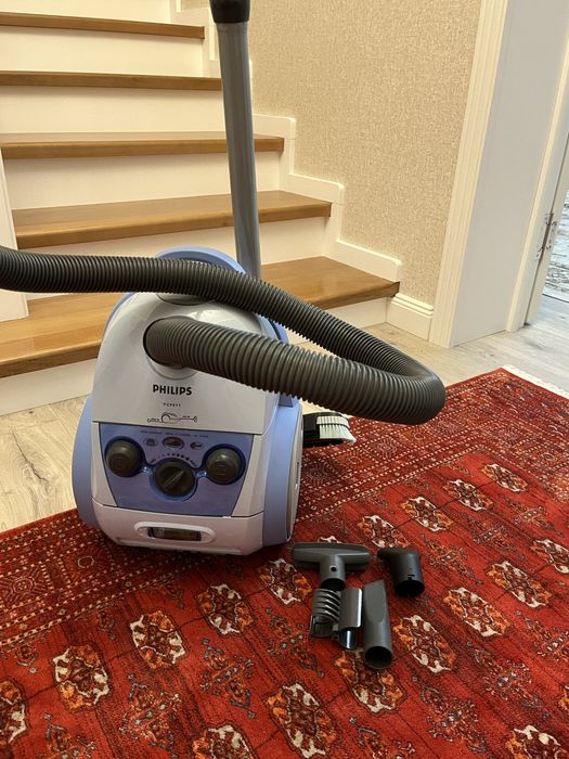 Пылесос Philis FC 9071.