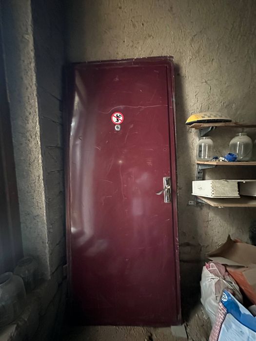 Срочно продается стальная дверь