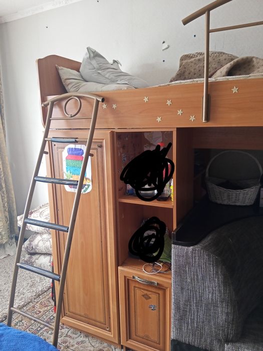 Продам кровать двухъярусная