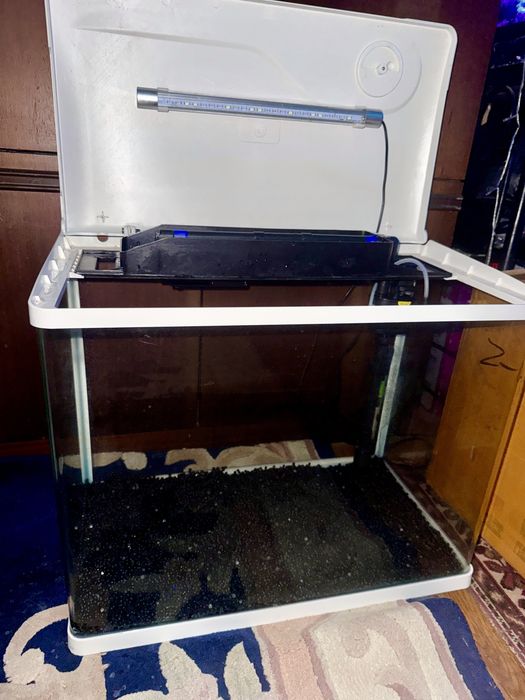 Аквариум 60 л. Фирменный комплект с фильтром лампой и обогревателем