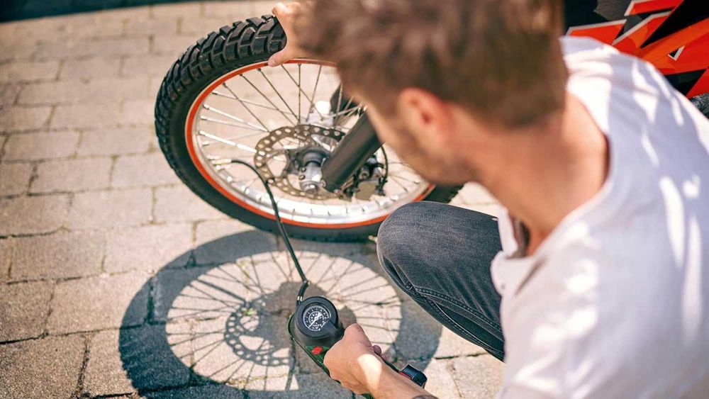 Нов Акумулаторен Компресор Bosch UniversalPump 18 V, 10.30 бара, 18 V