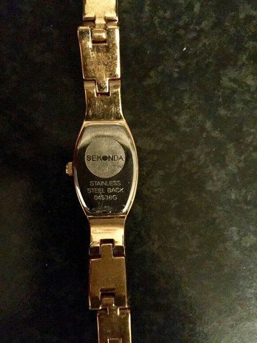 часовник с диаманти Секонда Sekonda Classique Diamonds