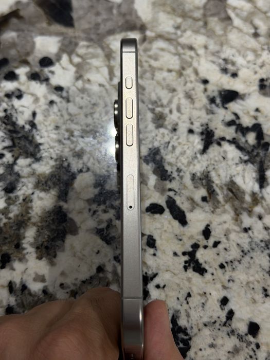 Iphone 16 PRO в идеале sim/e sim 256гб