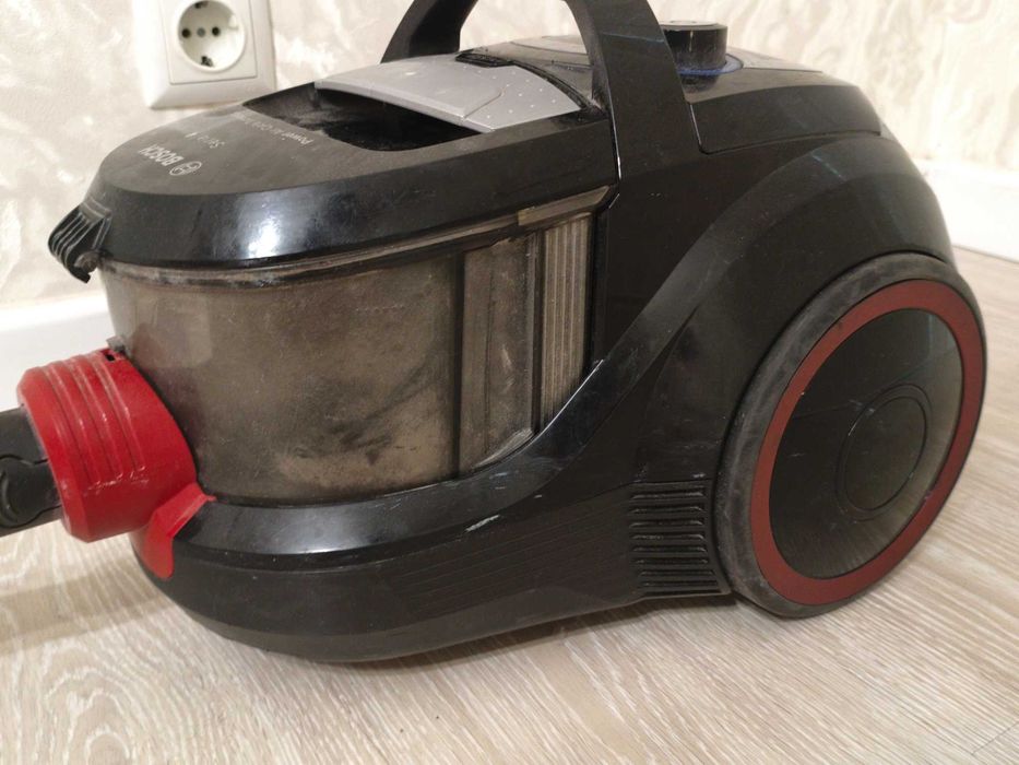 Продаю пылесос bosch