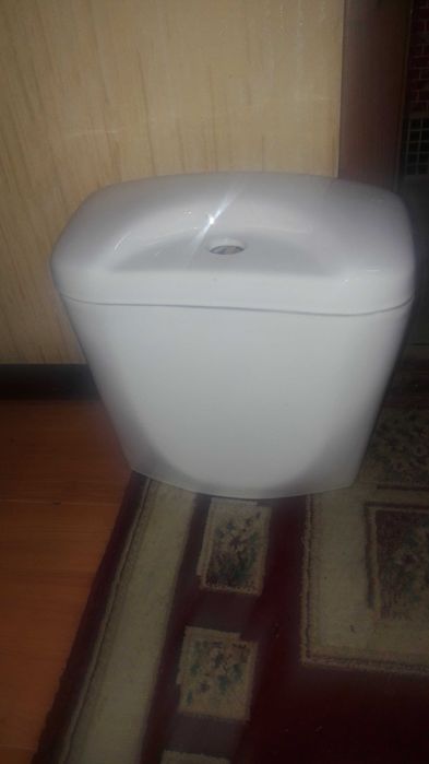 Бачок для унитаза.