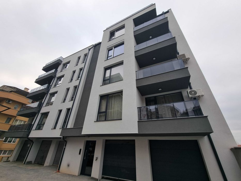 Продава се Тристаен апартамент в Благоевград, Широк център - 116 кв.м за 550 €/кв.м - Снимка #1