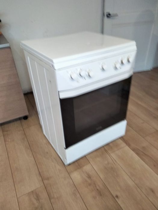 Кухонные плита(газовые-3,электронные - 1)