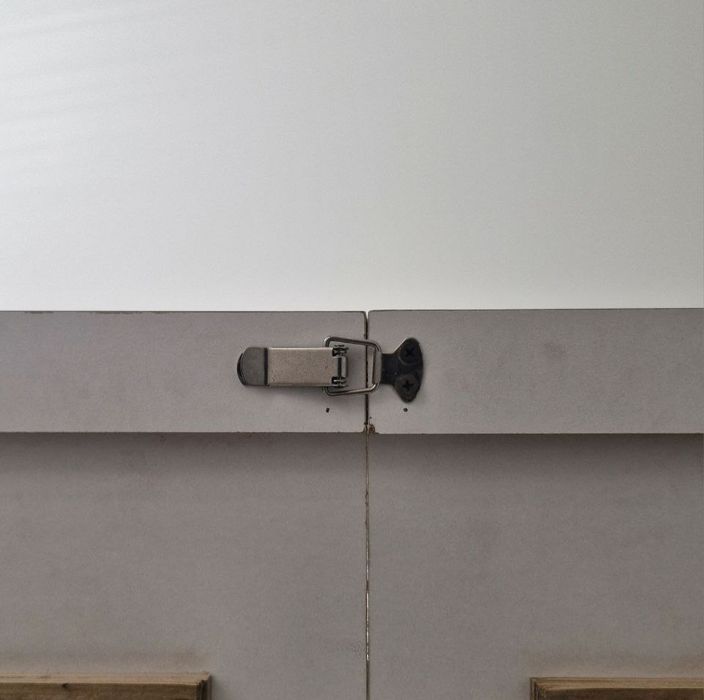 Стол для гостинной