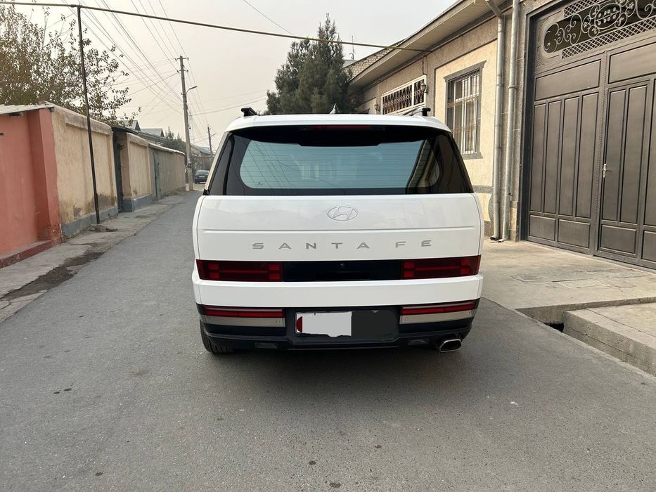 Hyundai Santa fe продаётся есть бартер срочна превезина из Корее