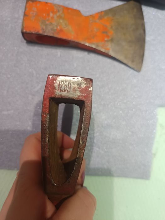 Стари топори 10€