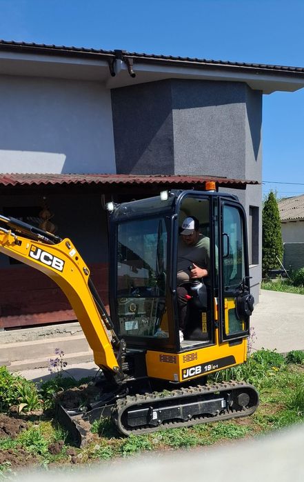 Închiriez miniexcavator, buldoexcavator, manitou, bascule 8x4, bobcat