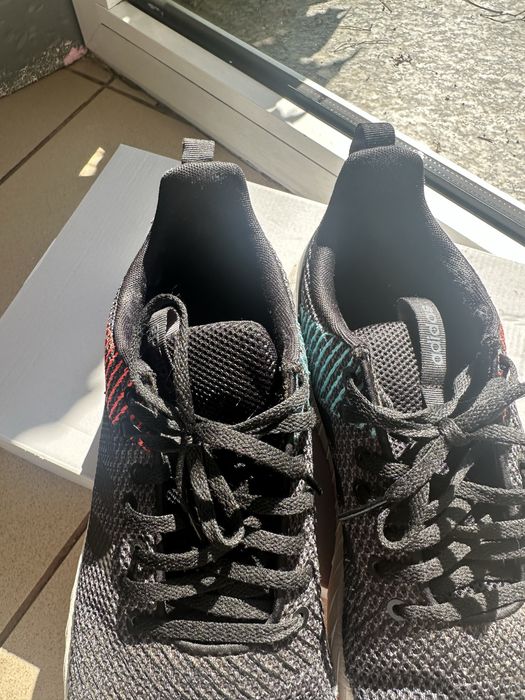 Adidasi Adidas in conditie excelenta