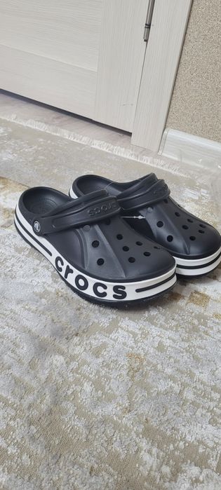Продам красивые кроксы