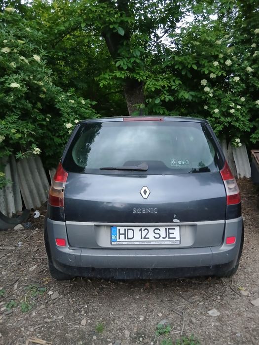 vând Megane  scenic
