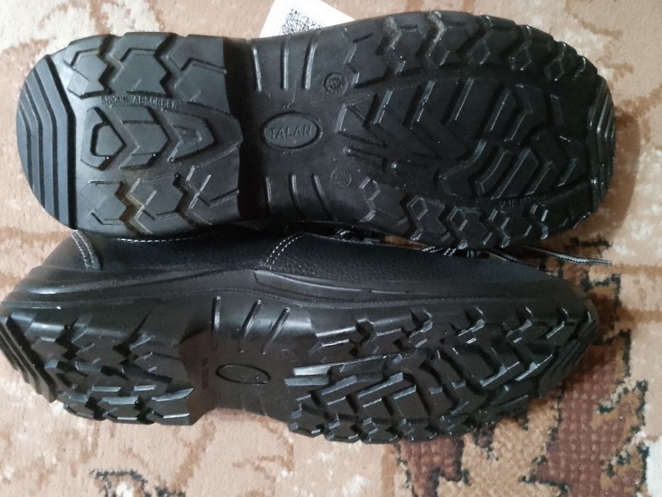 Продам рабочую обувь