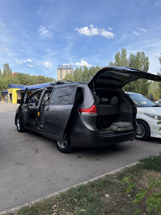 Тойота Сиенна минивэн заказ