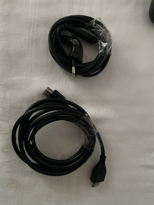 PS4 inpecabil doua manete și 2 jocuri