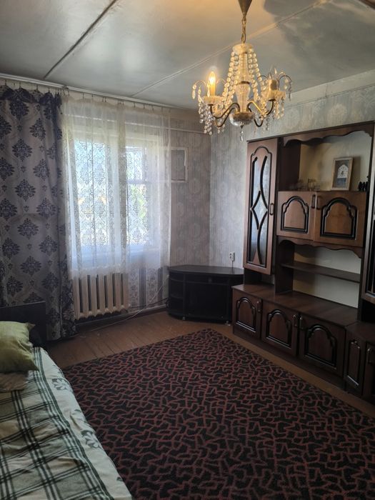 2 х ком квартиру  площадь 44 м². В деревянном доме Спутник 9. Огород