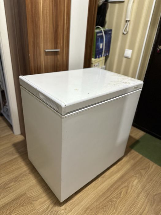 Продам морозильник