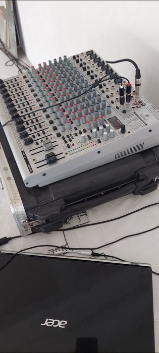 Vand mixer Analog  pasiv Behringer