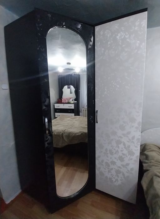 Продам спальный гарнитур