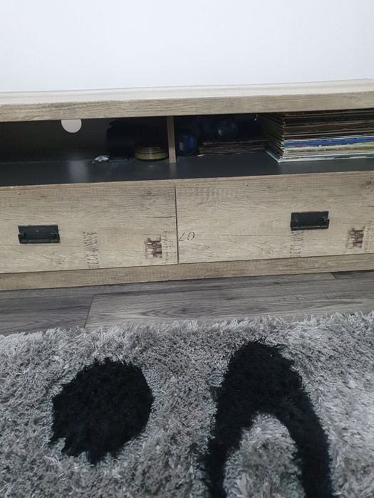 Vând comodă TV  pt livng