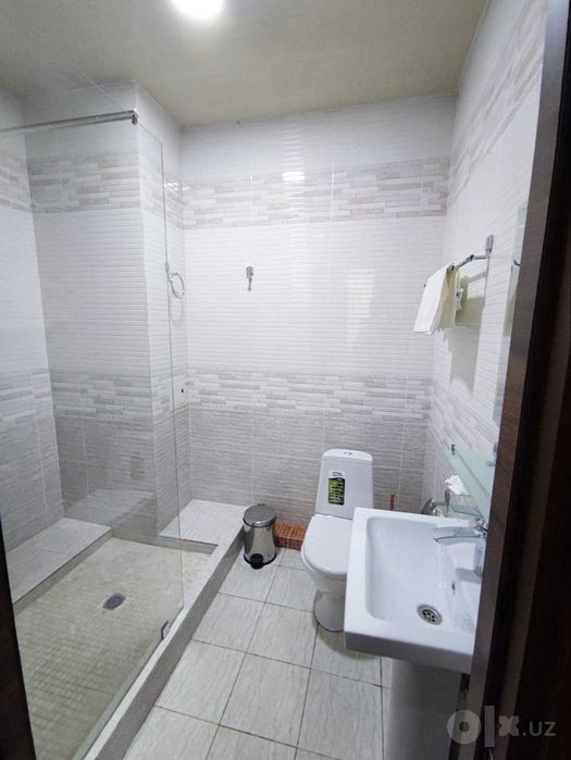 Гостиница ул.Фаргона Йули 4-эт+подвал 3200 м² 10-сот евроремонт