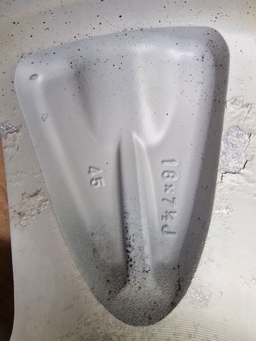 235 55 R 18 jante aliaj cu cauciucuri de iarna 5 x 114,3 ET 45