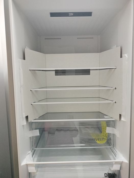 Vând Combina frigorifica Beko, cumpărată în luna noiembrie 2025,cu certificat de garanție valabil.Cu verificare și ridicare personală de la domiciliu.