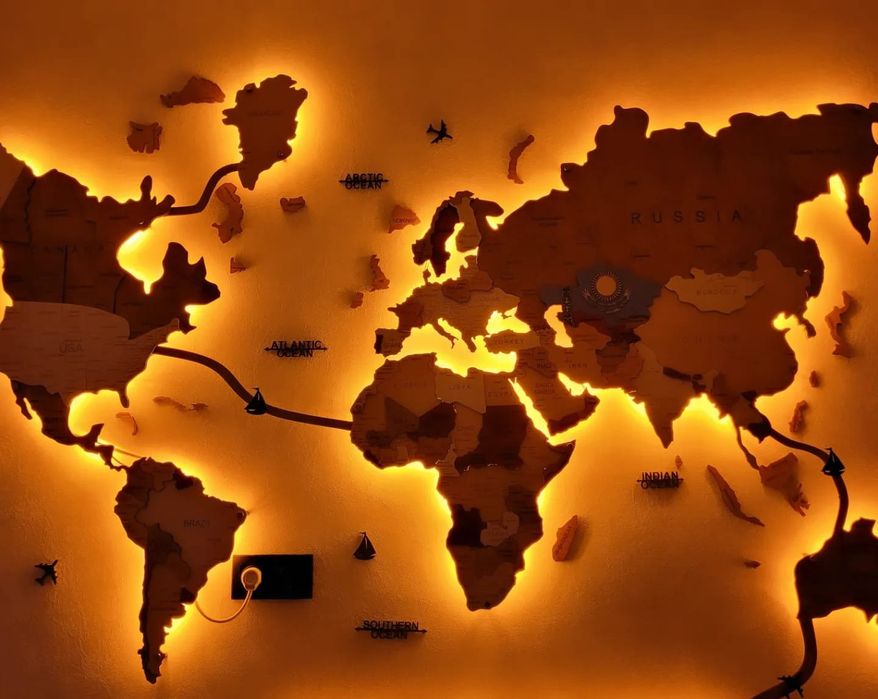 Деревянные карты – уникальный элемент декора для любителей путешествий