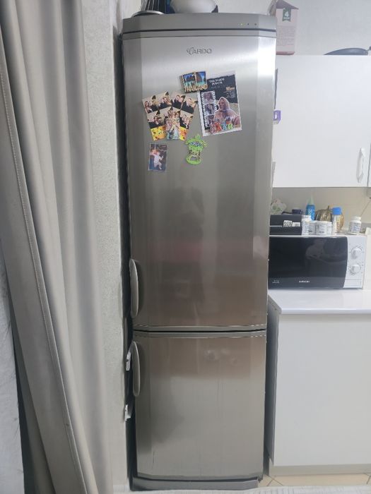 Холодильник в рабочий, в нормальном состоянии