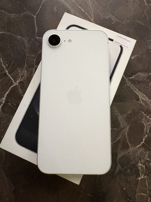 Продам iphone 16e в идеале
