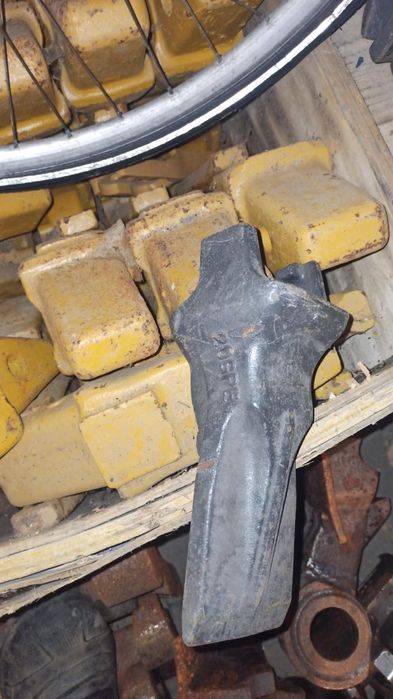 Rampe, utilaje la cupe cu dinti hardox