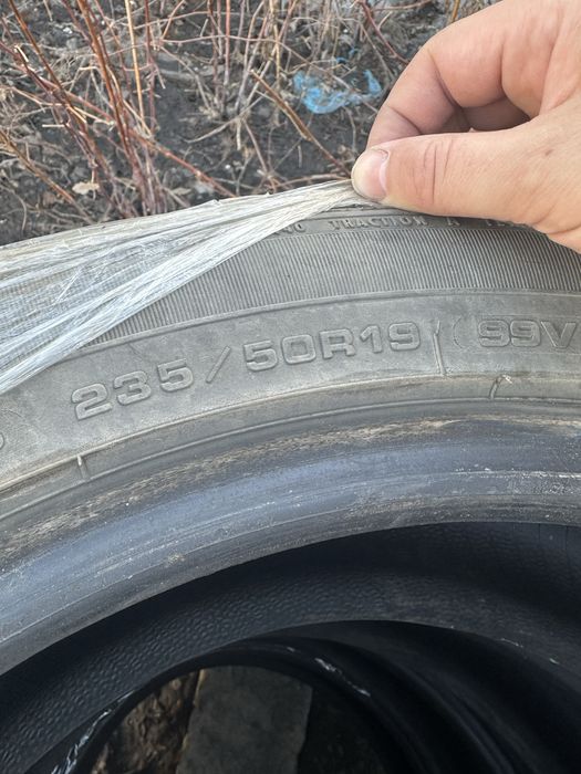 Летние шины Goodyear 235/50R19