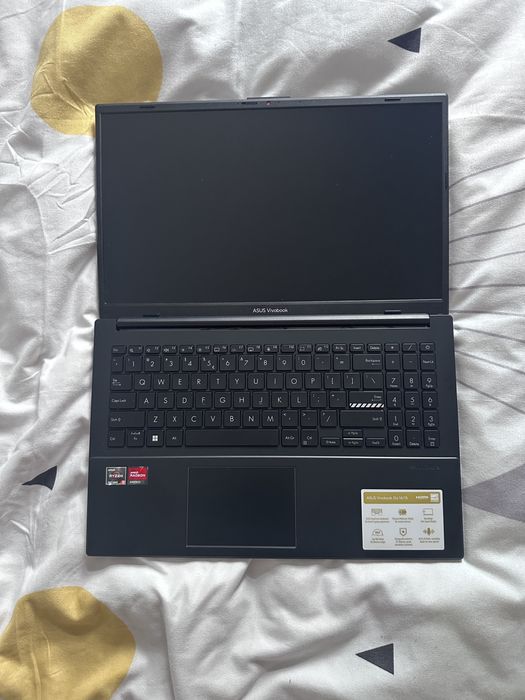 Vând laptop ASUS Vivobook Go 15