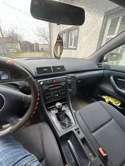 Vand audi a4 1700 euro